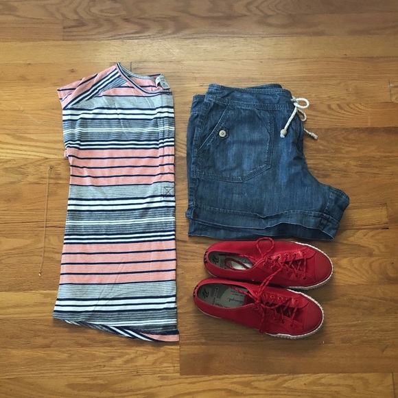 BOGO 🌿Liz Claiborne Striped Henley Top🌿 - Picture 6 of 6